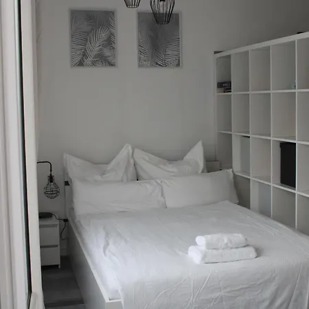 Schickes An Der Neckarpromenade * היילברון