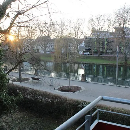 Schickes An Der Neckarpromenade