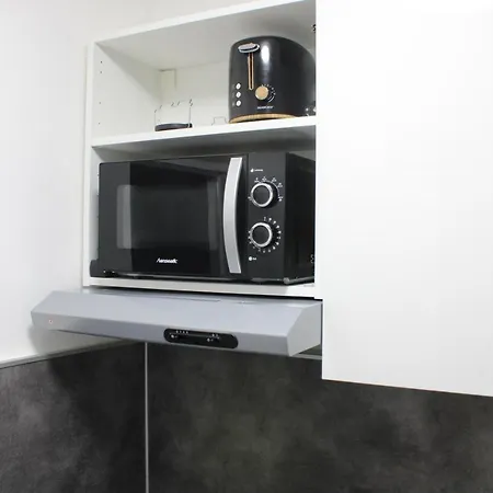 Schickes An Der Neckarpromenade היילברון