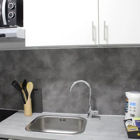 Schickes An Der Neckarpromenade *